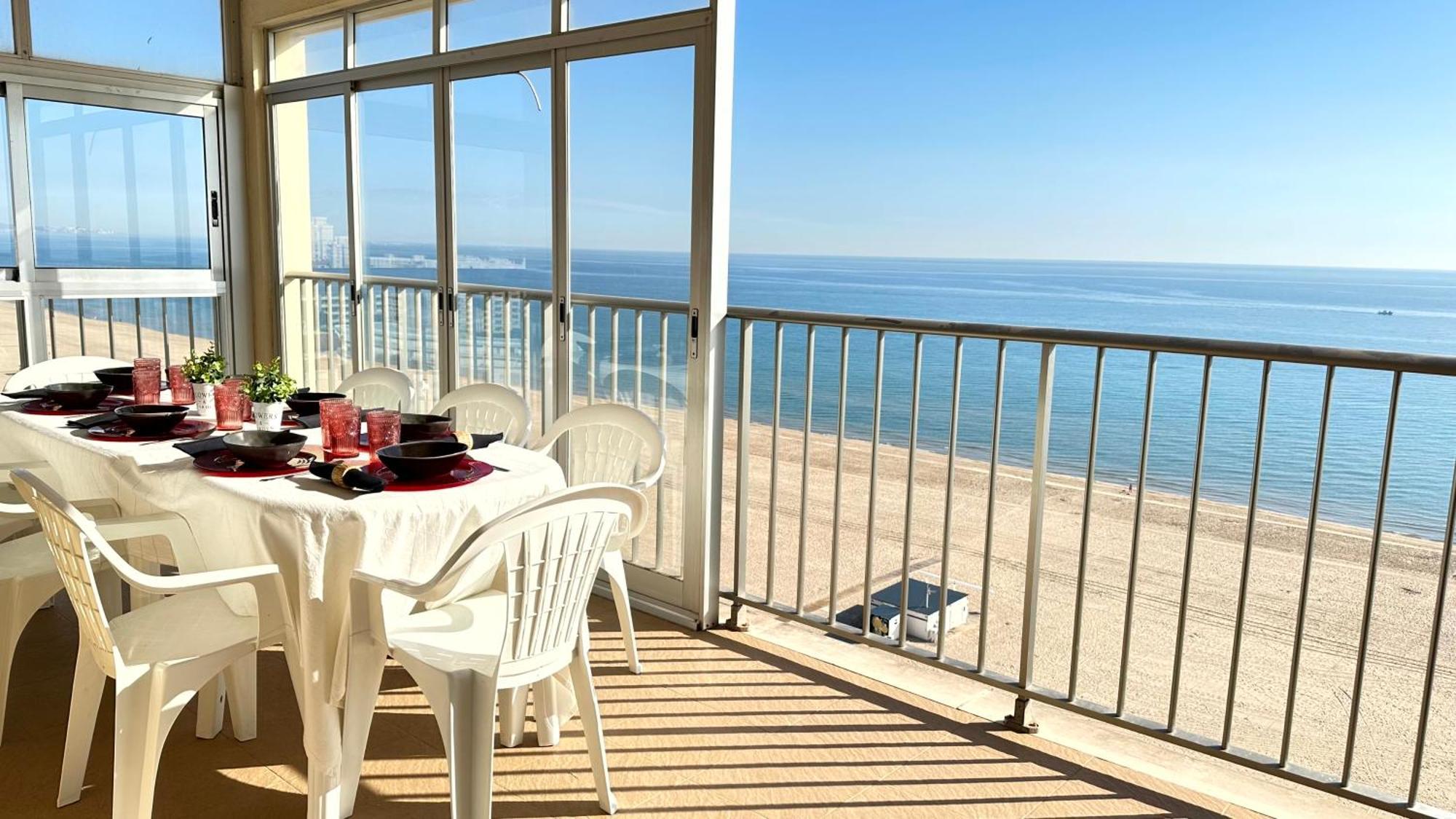 Apartment Neptuno Gandia Primera Linea - Alquiler Familias
