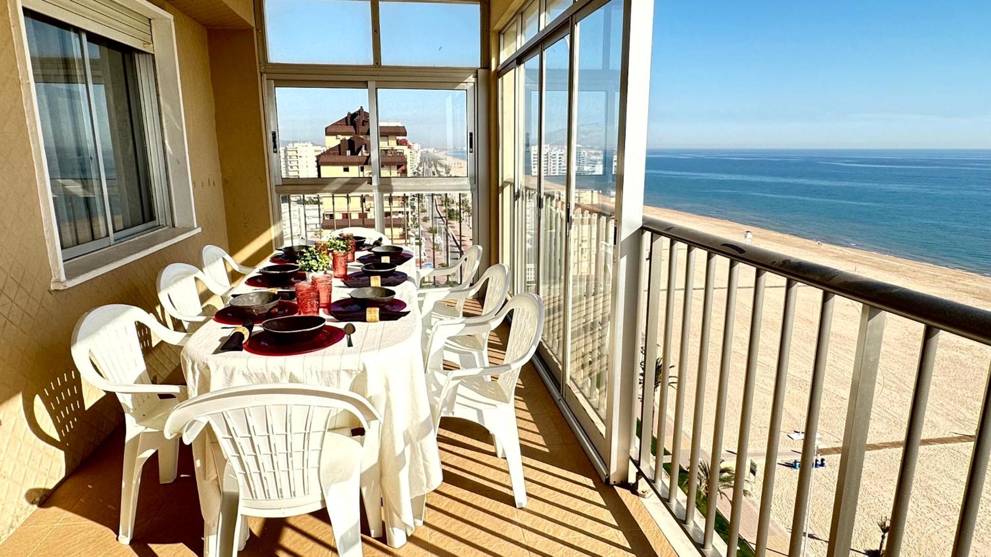 Neptuno Gandia Primera Linea - Alquiler Familias Apartment *